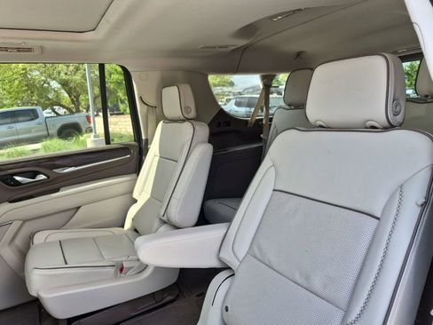 Used 2024 GMC Yukon XL Denali w/ Advanced Technology Package image 19