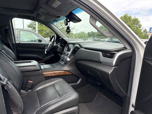 Used 2017 Chevrolet Suburban Premier AWD/4WD image 6