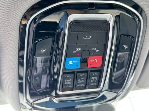Used 2021 Jeep Grand Cherokee L Overland w/ Advanced Protech Group III AWD/4WD image 31
