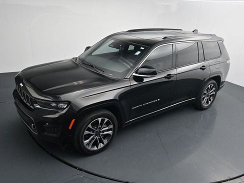 Used 2025 Jeep Grand Cherokee L Overland w/ Luxury Tech Group IV AWD/4WD image 28