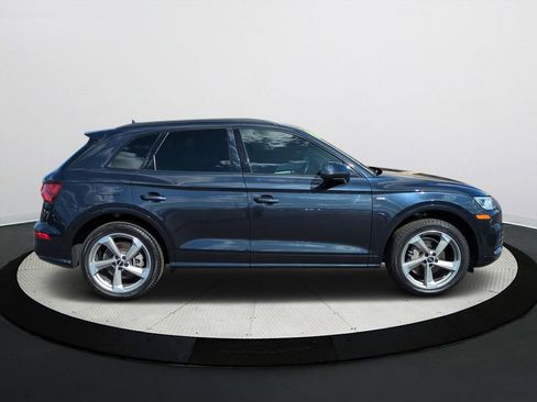 Used 2020 Audi Q5 2.0T Titanium Premium Plus w/ Premium Plus Package image 3