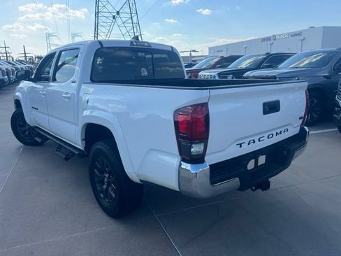 Used 2021 Toyota Tacoma SR5 RWD image 3
