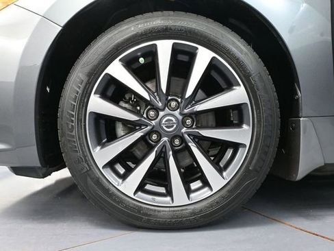 Used 2016 Nissan Altima 2.5 SL w/ Moonroof Package FWD image 15