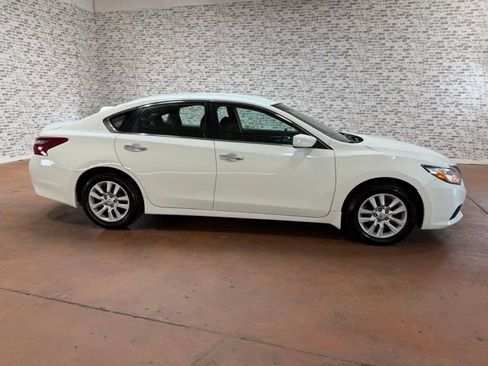 Used 2018 Nissan Altima 2.5 S w/ S Convenience Package FWD image 6