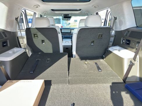 New 2025 Hyundai Santa Fe Calligraphy FWD image 37