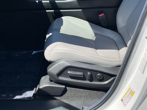 Used 2025 Honda Pilot EX-L image 17
