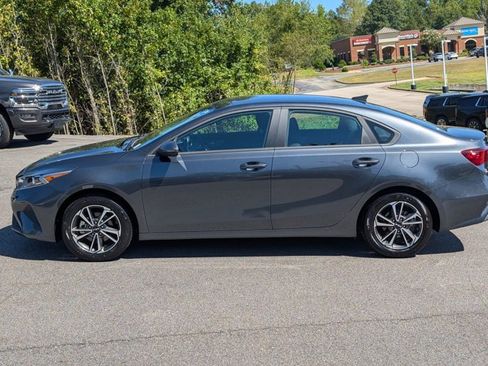 Used 2024 Kia Forte LXS w/ LXS Technology Package FWD image 9
