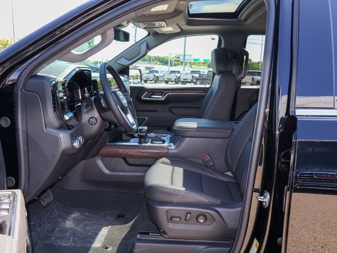 New 2026 GMC Sierra 1500 SLT w/ SLT Premium Plus Package AWD/4WD image 7