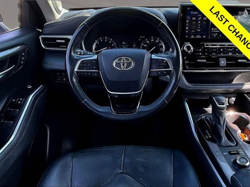 Used 2021 Toyota Highlander Platinum AWD/4WD image 5