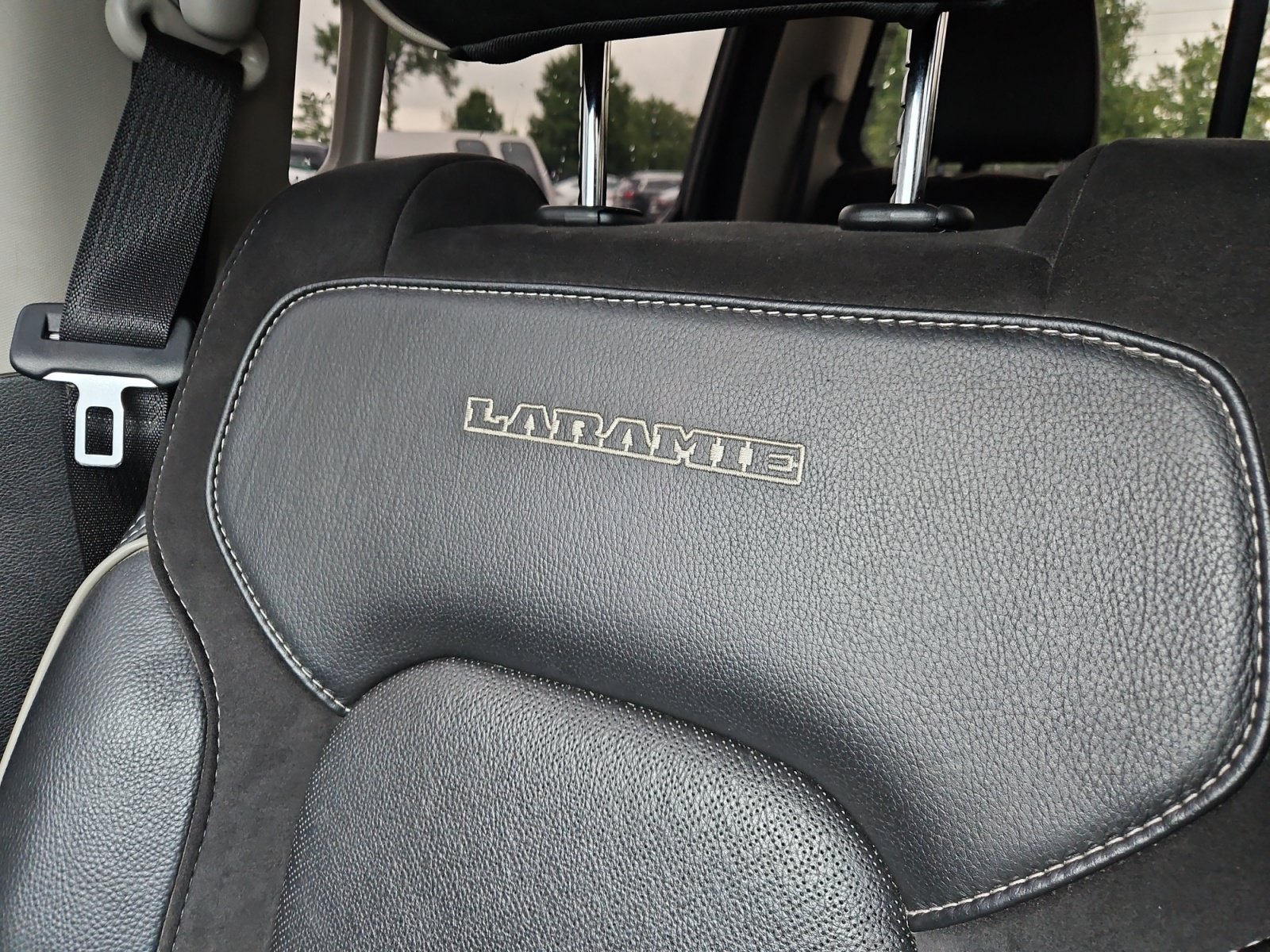 Used 2022 RAM 1500 Laramie AWD/4WD image 19