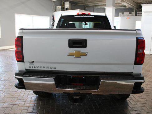 Used 2019 Chevrolet Silverado 2500 W/T w/ Snow Plow Prep Package image 6