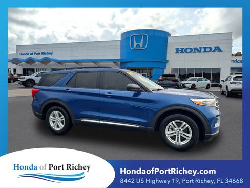 Used 2021 Ford Explorer XLT RWD image 1