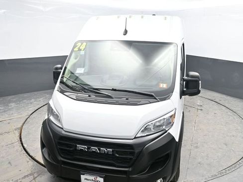 Used 2024 RAM ProMaster 2500 w/ Convenience Group image 22