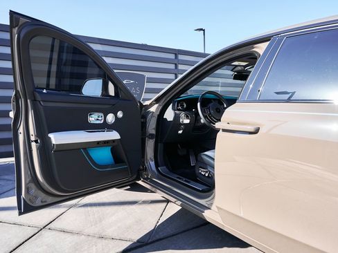 Used 2025 Rolls-Royce Ghost AWD/4WD image 35
