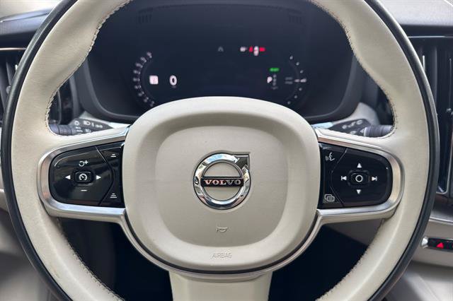 Certified 2024 Volvo XC60 T8 Plus w/ Protection Package Premier AWD/4WD image 27