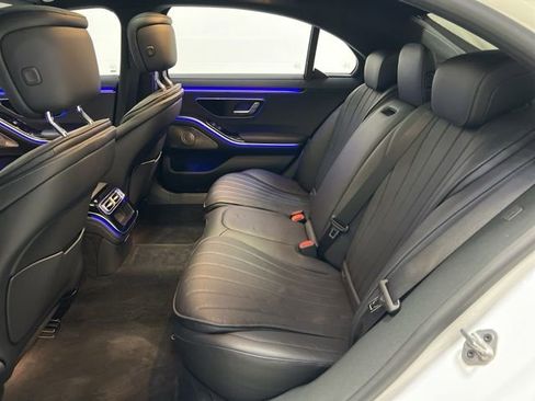 Used 2022 Mercedes-Benz S 500 4MATIC w/ AMG Line Package image 41