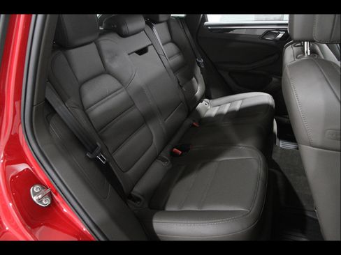 Used 2022 Porsche Macan S AWD/4WD image 17