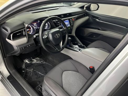Used 2020 Toyota Camry LE image 22