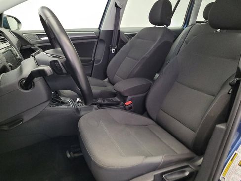 Used 2018 Volkswagen Golf S image 17