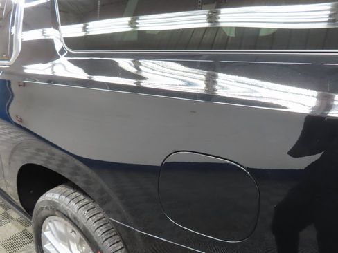 Used 2024 Chevrolet Suburban High Country image 40