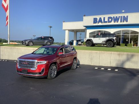 Used 2021 GMC Acadia Denali FWD image 3