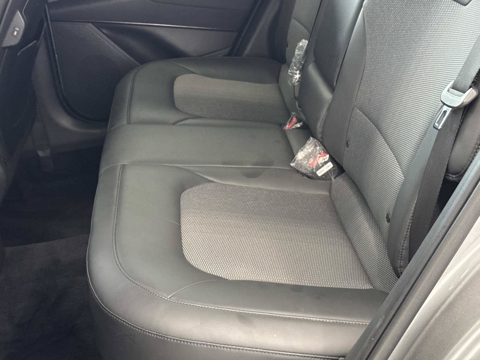 Used 2023 Kia Niro EX FWD image 5