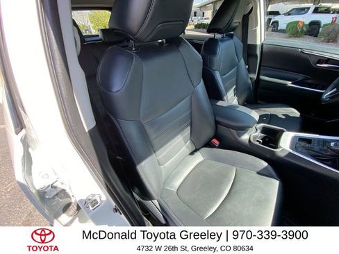 Used 2022 Toyota RAV4 XLE Premium image 25