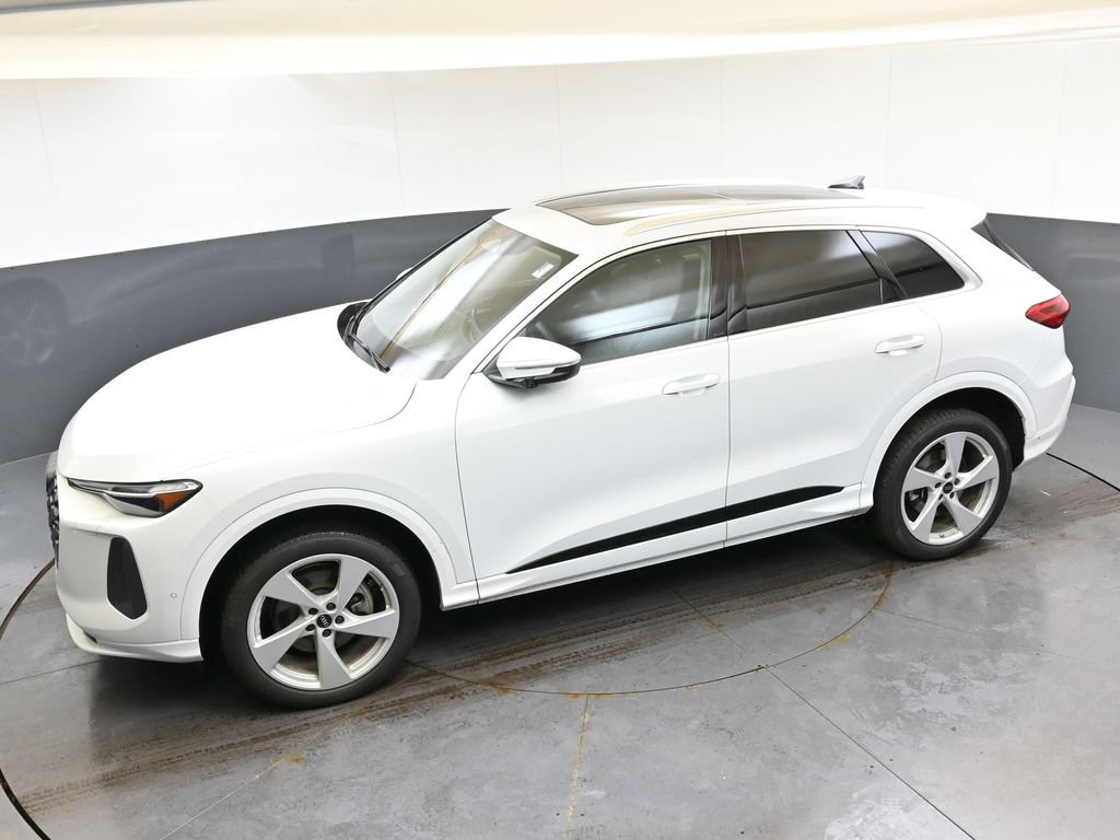 Used 2025 Audi Q5 Premium Plus w/ Premium Plus AWD/4WD image 45