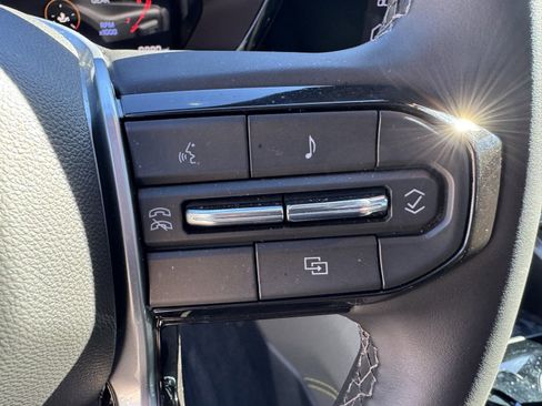 Used 2024 Chevrolet Colorado ZR2 image 21