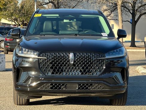 New 2026 Lincoln Aviator AWD w/ Jet Appearance Package image 3