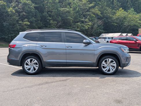 Used 2021 Volkswagen Atlas SE w/ Panoramic Sunroof Package FWD image 10