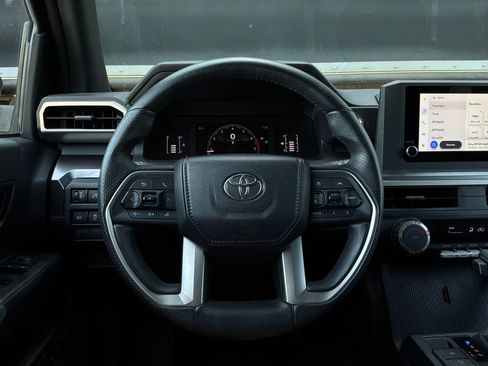 Used 2025 Toyota 4Runner SR5 RWD image 29