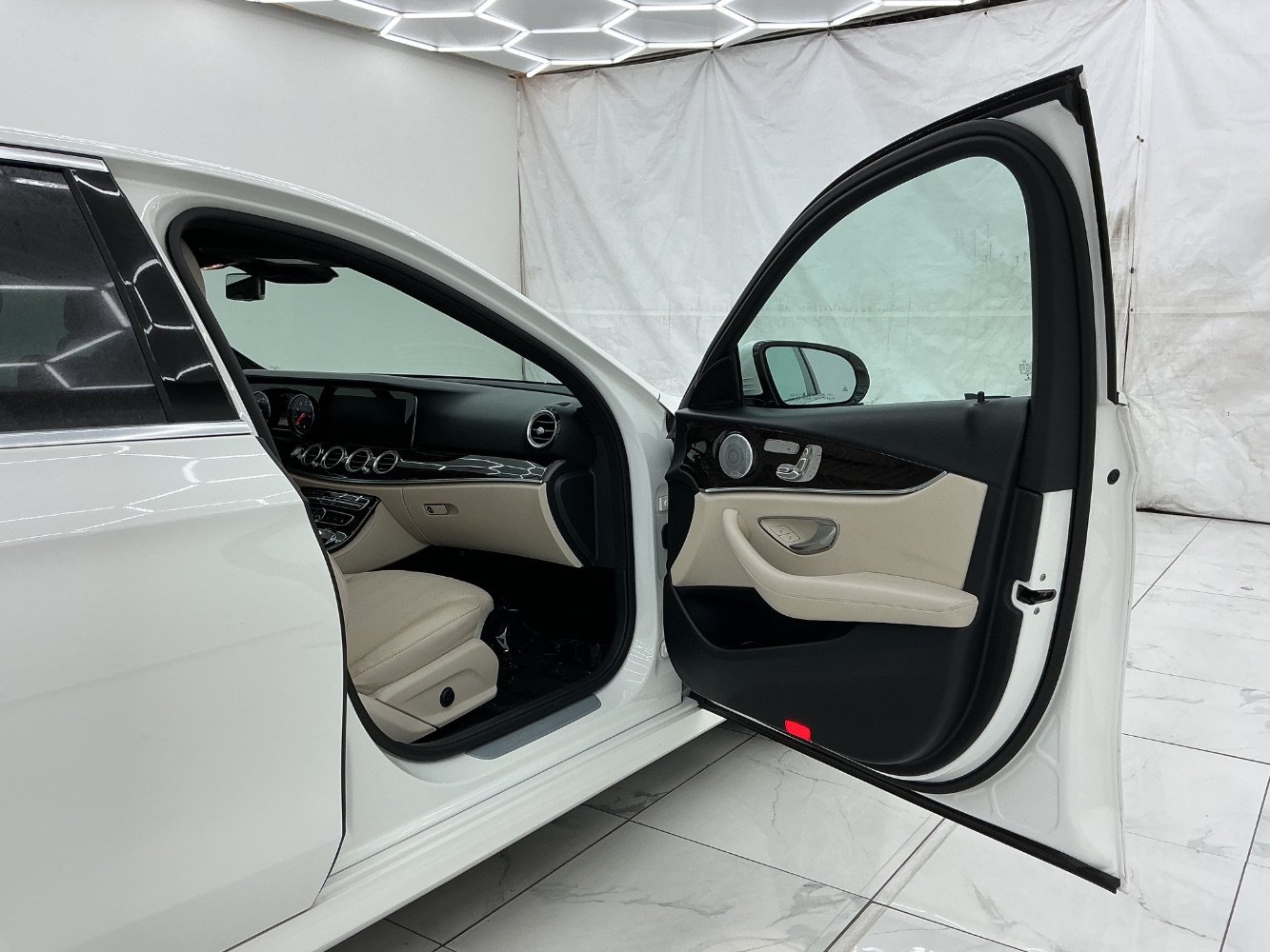 Used 2019 Mercedes-Benz E 300 w/ Premium 1 Package image 17
