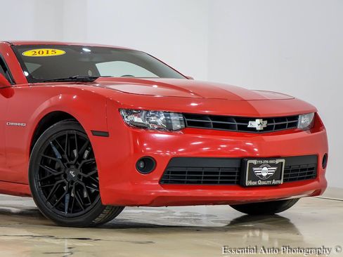 Used 2015 Chevrolet Camaro LT RWD image 2
