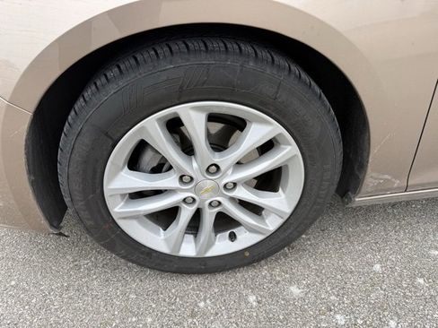 Used 2018 Chevrolet Malibu LT image 5