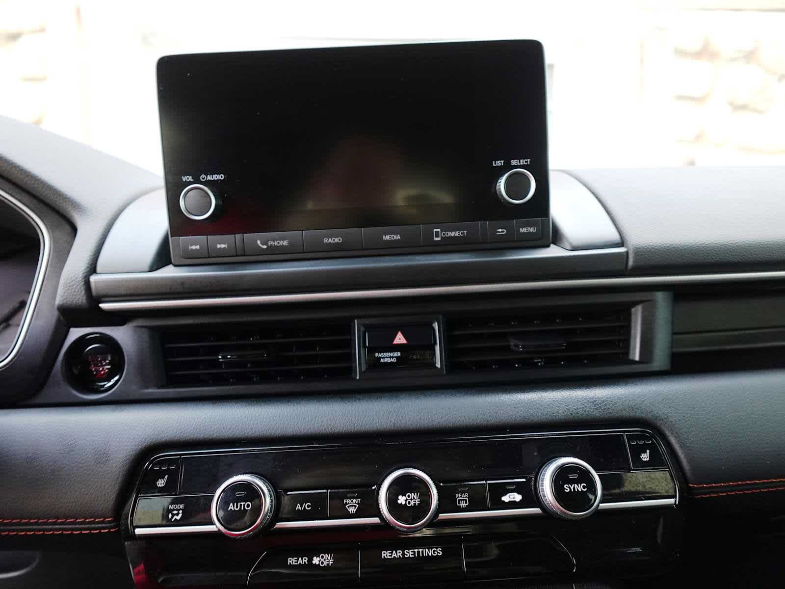 Used 2025 Honda Pilot Sport image 21