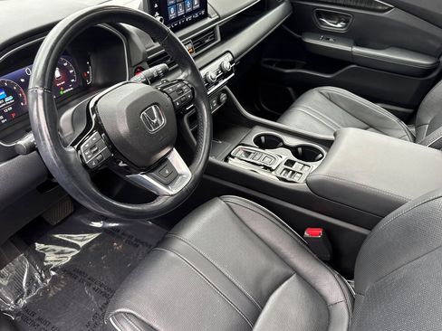 Used 2023 Honda Pilot Elite image 4