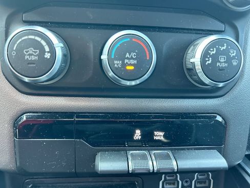 Used 2019 RAM 1500 Big Horn RWD image 24
