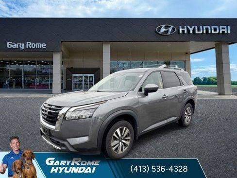 Used 2024 Nissan Pathfinder SL AWD/4WD image 4