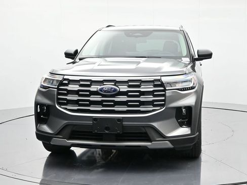 New 2026 Ford Explorer Active w/ Active Comfort Package image 2