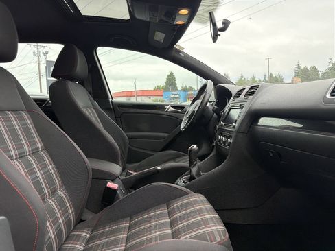 Used 2011 Volkswagen GTI 4-Door FWD image 17