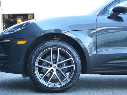 Certified 2024 Porsche Macan AWD/4WD image 8