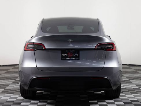 Used 2025 Tesla Model Y Long Range RWD image 6