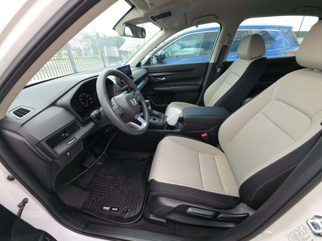 Used 2024 Honda CR-V LX image 7