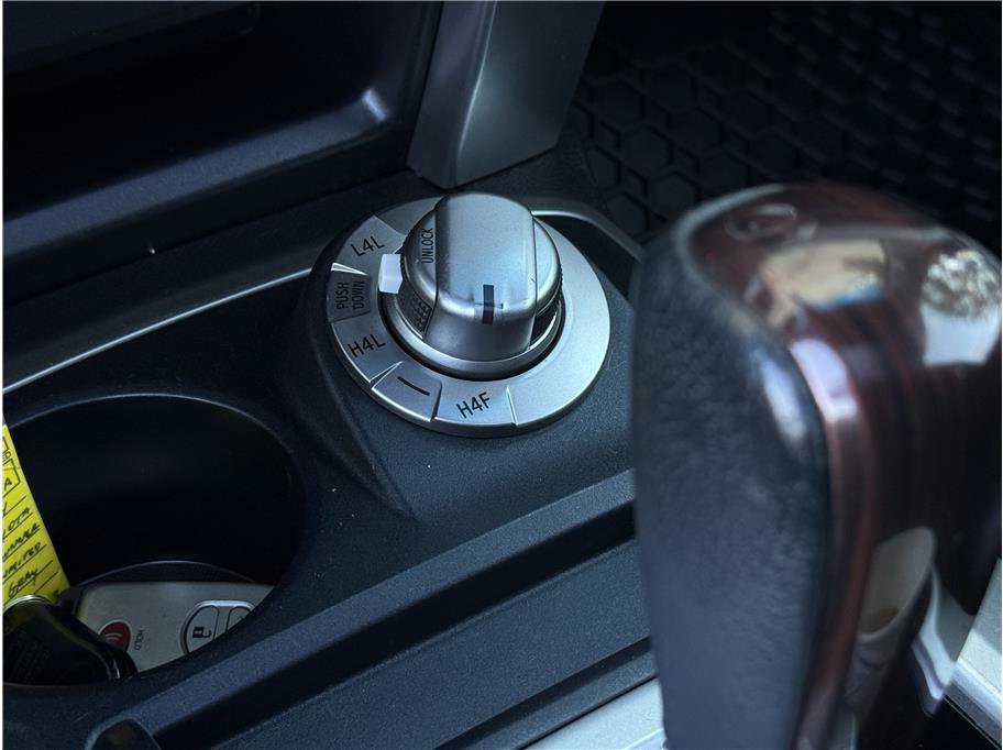 Used 2014 Toyota 4Runner Limited AWD/4WD image 17