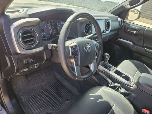Used 2023 Toyota Tacoma Limited image 17