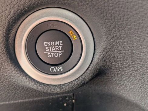 New 2026 Chrysler Pacifica Select FWD image 21