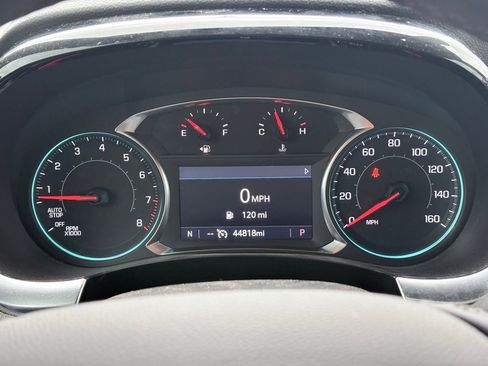 Used 2023 Chevrolet Traverse LT FWD image 9