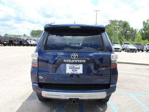 Used 2023 Toyota 4Runner TRD Off-Road Premium w/ Moonroof Package AWD/4WD image 5
