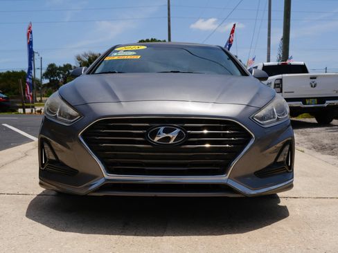 Used 2018 Hyundai Sonata SE FWD image 2